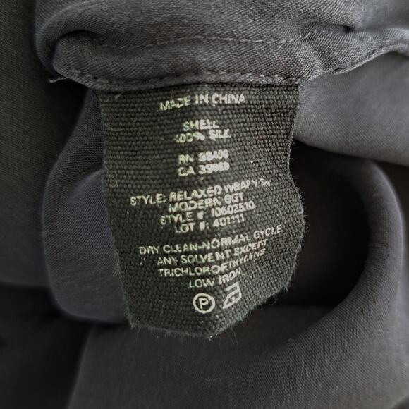 THEORY Relaxed Tie-Neck Sleeveless Silk Wrap Top in Black Size Small - Picture 11 of 11